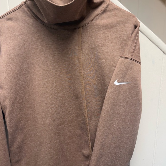 Nike Women’s Maternity Light Brown Reversible Pullover With Pockets Size Medium - Picture 3 of 4